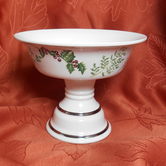 Bath & Body Works Other - Bath and Body Works Holiday pedestal Candle Holder Bath & Body Works Other - Bath and Body Works Holiday pedestal Candle Holder